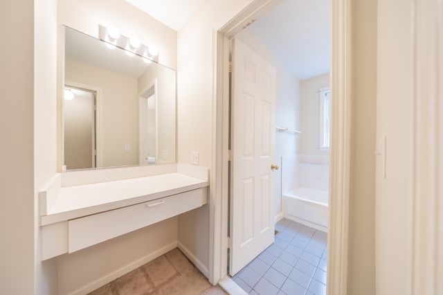 49 Bishops Forest Dr 49, Waltham, MA 02452