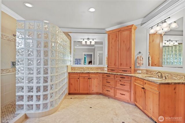 25122 NE 18th Street, Sammamish, WA 98074