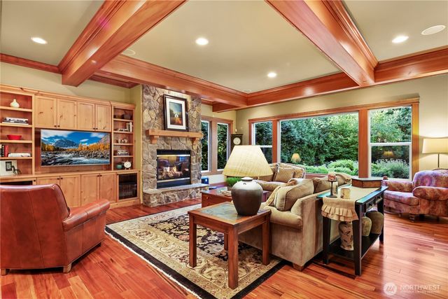 25122 NE 18th Street, Sammamish, WA 98074
