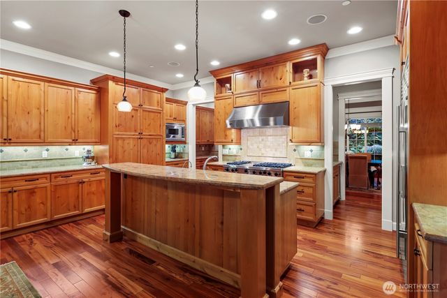 25122 NE 18th Street, Sammamish, WA 98074