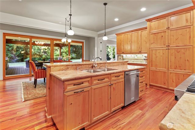 25122 NE 18th Street, Sammamish, WA 98074