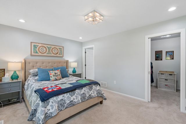 2505 W Armour Terrace, Saint Anthony, MN 55418