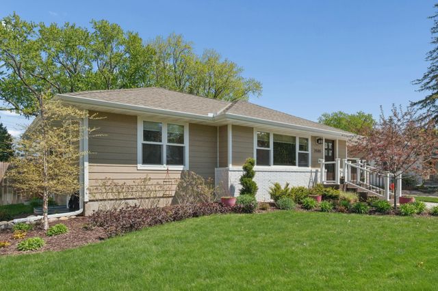 2505 W Armour Terrace, Saint Anthony, MN 55418