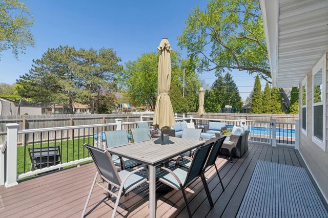 2505 W Armour Terrace, Saint Anthony, MN 55418