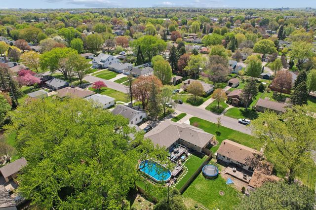 2505 W Armour Terrace, Saint Anthony, MN 55418