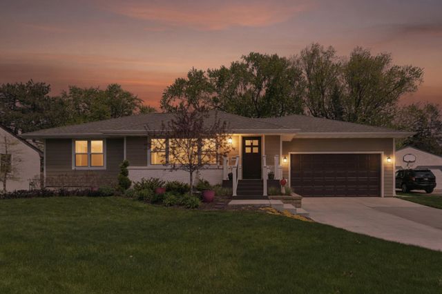 2505 W Armour Terrace, Saint Anthony, MN 55418