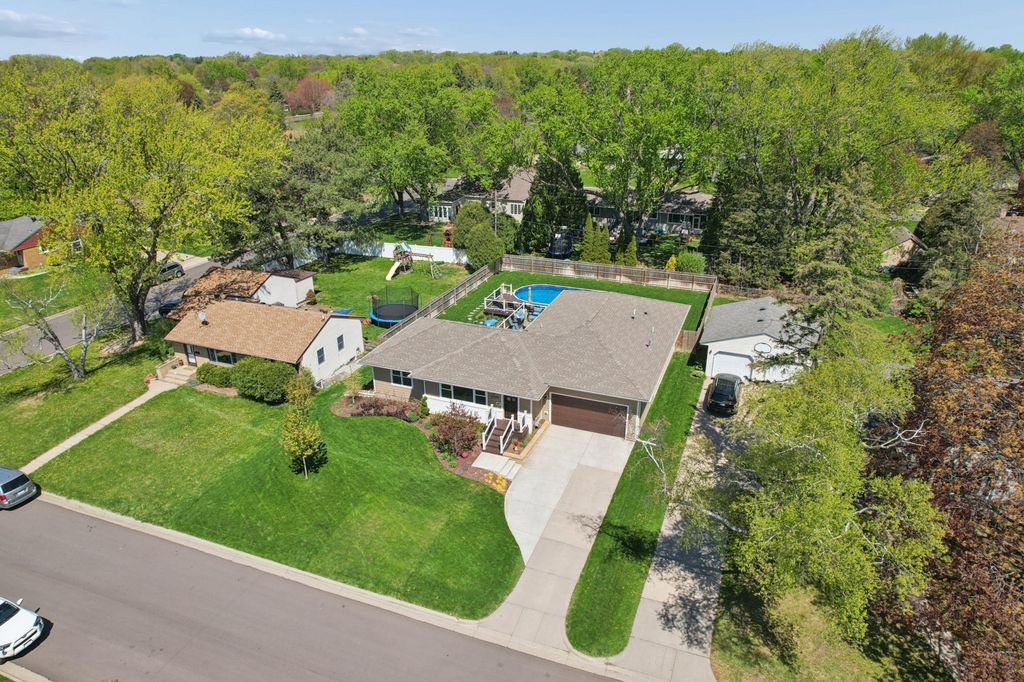 2505 W Armour Terrace, Saint Anthony, MN 55418