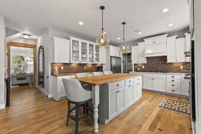 8568 Liberty Road N, Powell, OH 43065