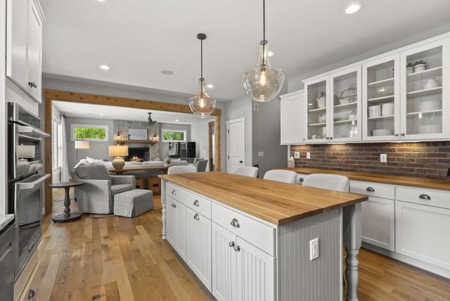 8568 Liberty Road N, Powell, OH 43065