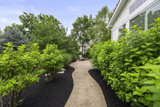 8568 Liberty Road N, Powell, OH 43065