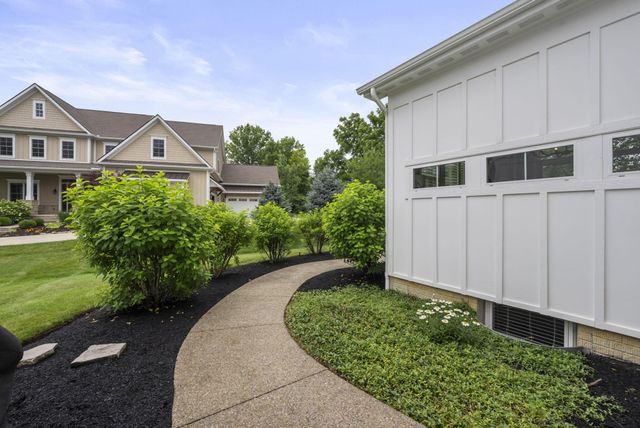 8568 Liberty Road N, Powell, OH 43065