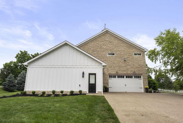 8568 Liberty Road N, Powell, OH 43065