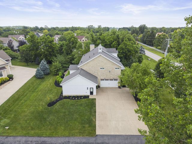 8568 Liberty Road N, Powell, OH 43065