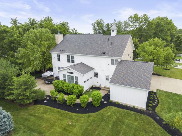 8568 Liberty Road N, Powell, OH 43065