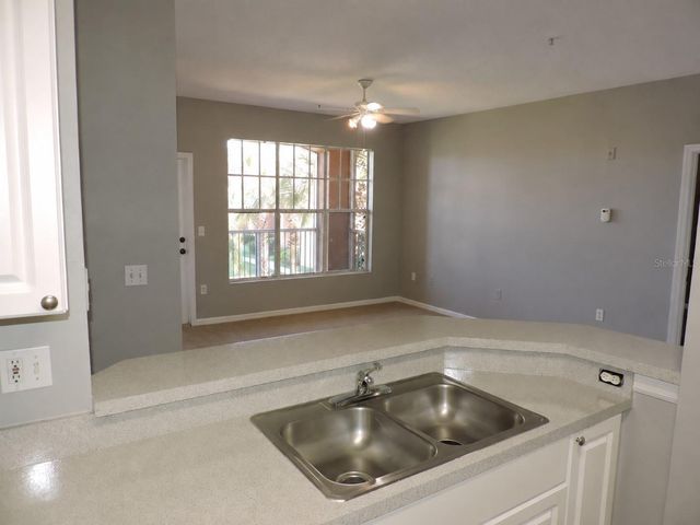 5542 METROWEST BOULEVARD 7-208, Orlando, FL 32811