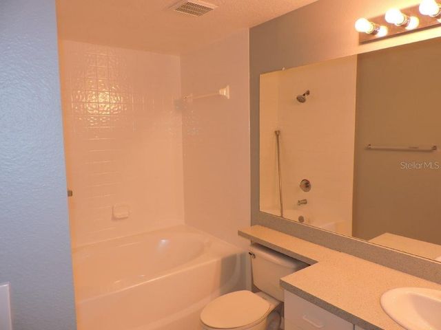 5542 METROWEST BOULEVARD 7-208, Orlando, FL 32811