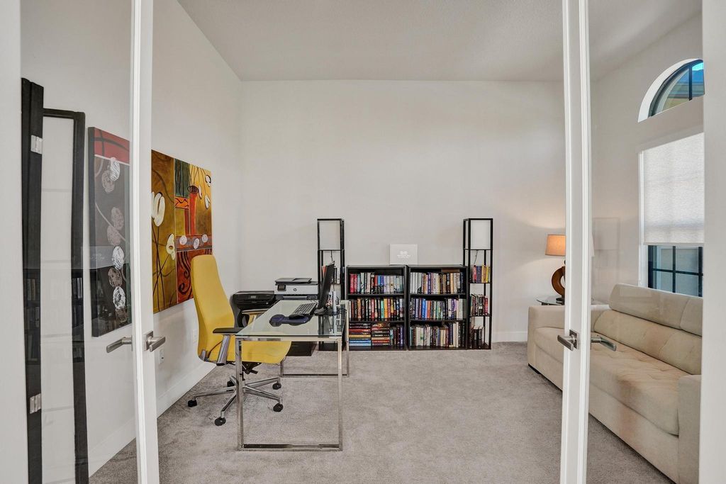 Image 6 of property listing at 7433 Knight St, Parkland, FL 33067