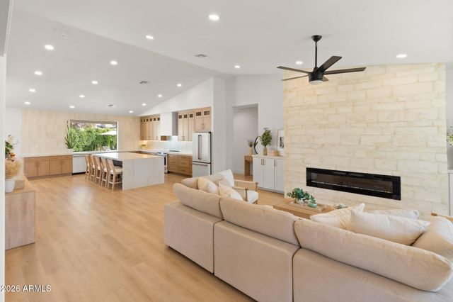 14219 N 49TH Place, Scottsdale, AZ 85254