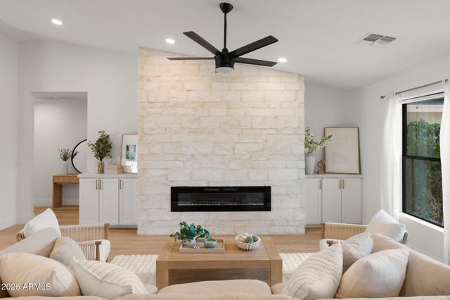 14219 N 49TH Place, Scottsdale, AZ 85254