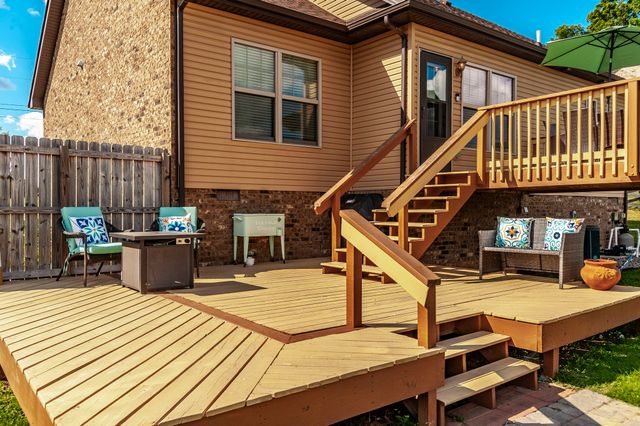 135 Irish Oaks Dr, Portland, TN 37148