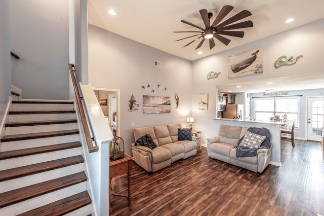 135 Irish Oaks Dr, Portland, TN 37148