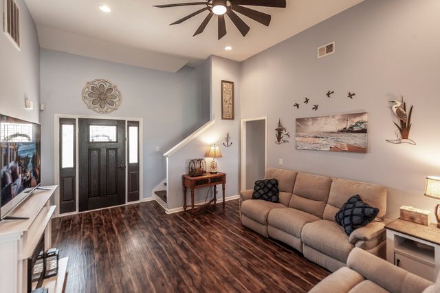 135 Irish Oaks Dr, Portland, TN 37148