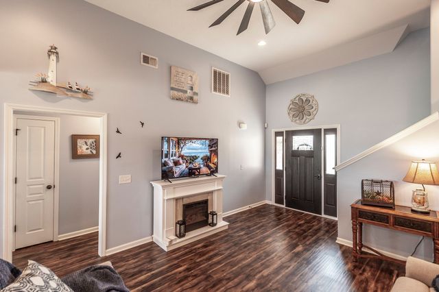 135 Irish Oaks Dr, Portland, TN 37148