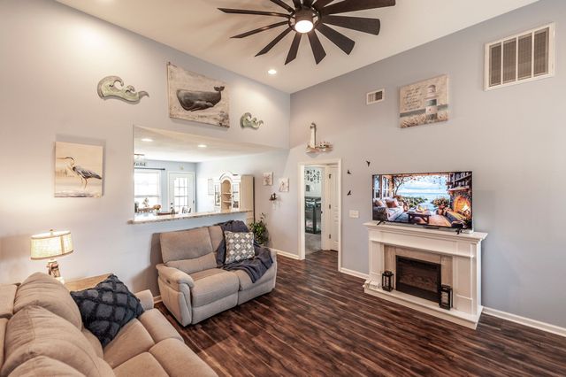 135 Irish Oaks Dr, Portland, TN 37148