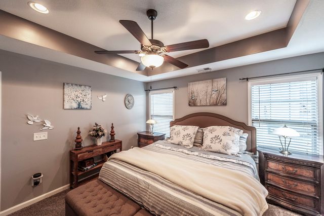 135 Irish Oaks Dr, Portland, TN 37148