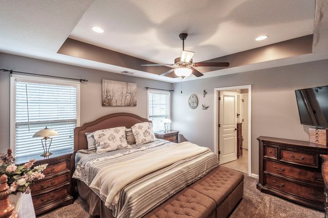 135 Irish Oaks Dr, Portland, TN 37148