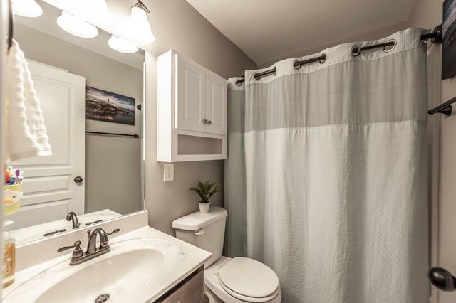 135 Irish Oaks Dr, Portland, TN 37148