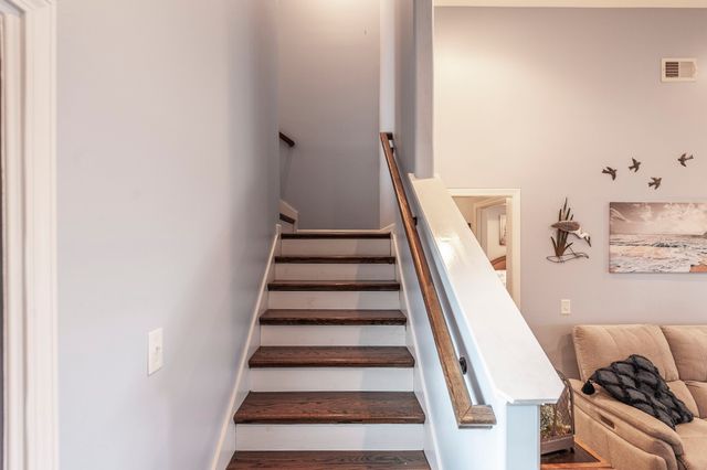 135 Irish Oaks Dr, Portland, TN 37148