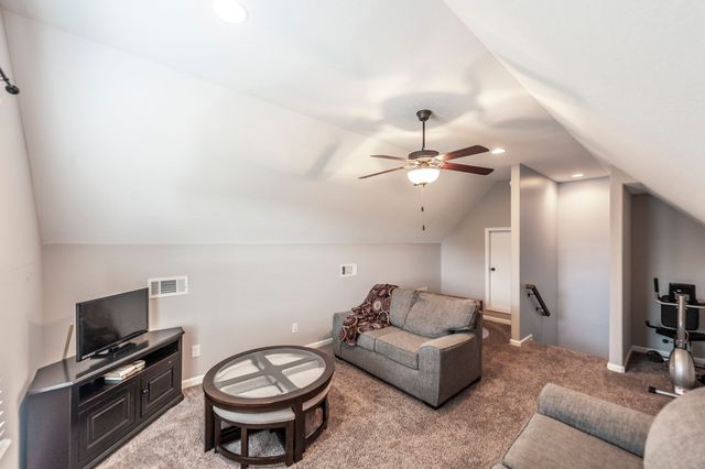 135 Irish Oaks Dr, Portland, TN 37148