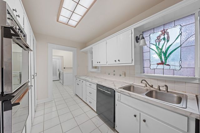 1209 Park St, Kerrville, TX 78028
