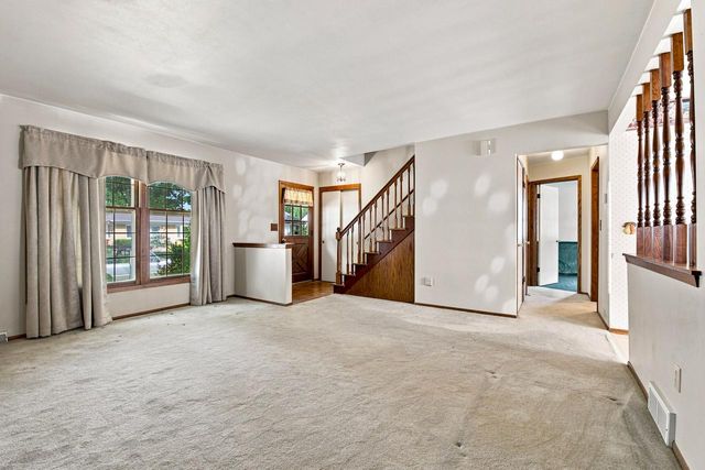 928 S 111th PLACE, West Allis, WI 53214