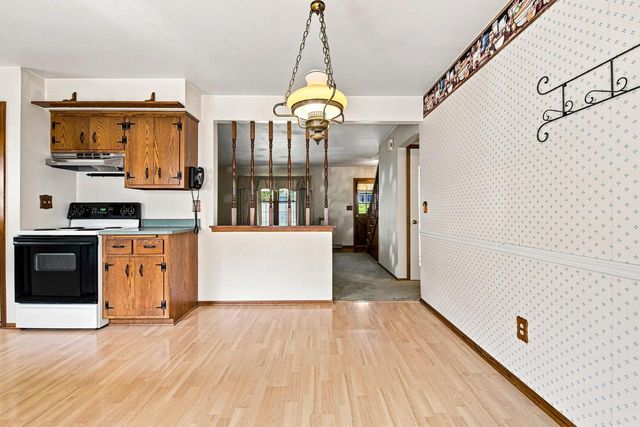 928 S 111th PLACE, West Allis, WI 53214