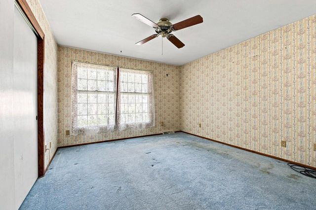 928 S 111th PLACE, West Allis, WI 53214