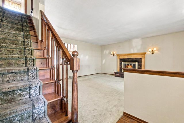 928 S 111th PLACE, West Allis, WI 53214