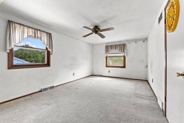 928 S 111th PLACE, West Allis, WI 53214