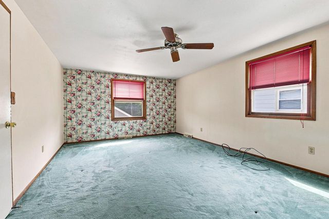 928 S 111th PLACE, West Allis, WI 53214