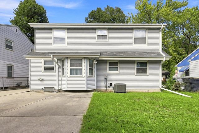 928 S 111th PLACE, West Allis, WI 53214