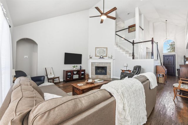 1217 Black Hawk Drive, Fort Worth, TX 76052