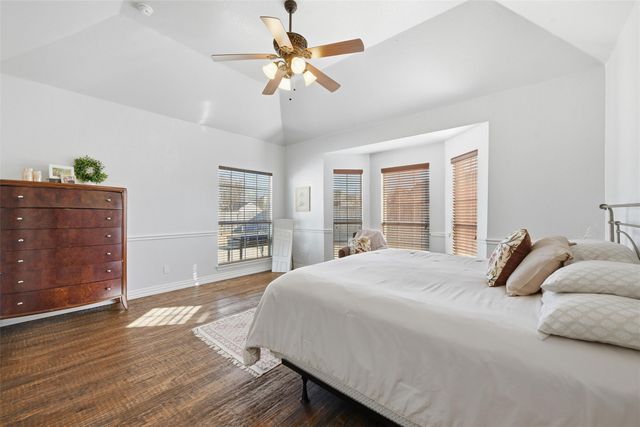 1217 Black Hawk Drive, Fort Worth, TX 76052