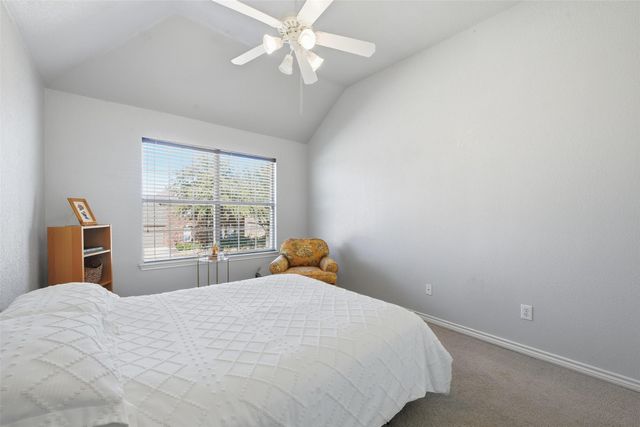 1217 Black Hawk Drive, Fort Worth, TX 76052