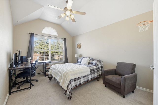 1217 Black Hawk Drive, Fort Worth, TX 76052