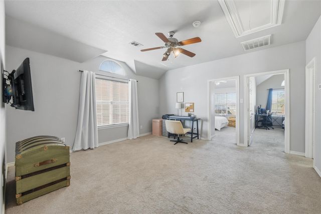 1217 Black Hawk Drive, Fort Worth, TX 76052