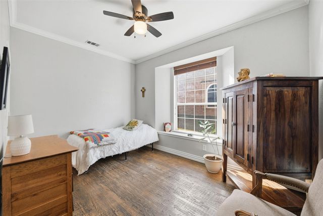 1217 Black Hawk Drive, Fort Worth, TX 76052