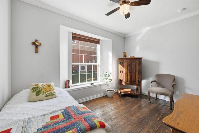 1217 Black Hawk Drive, Fort Worth, TX 76052