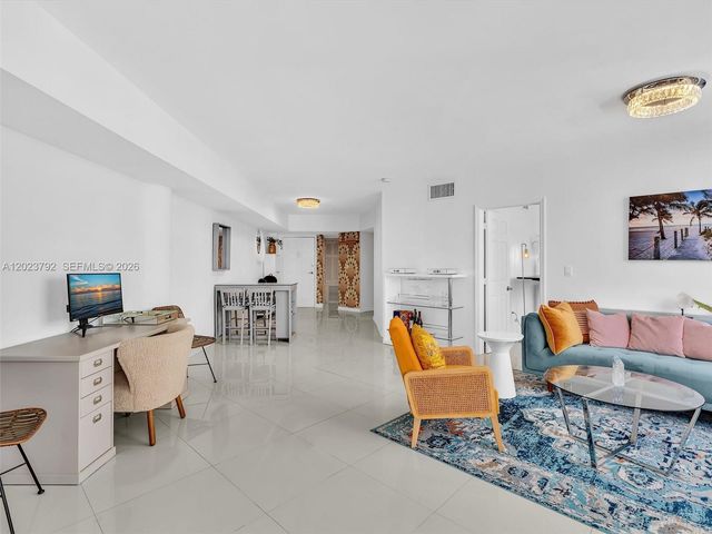 825 Brickell Bay Dr 2048, Miami, FL 33131