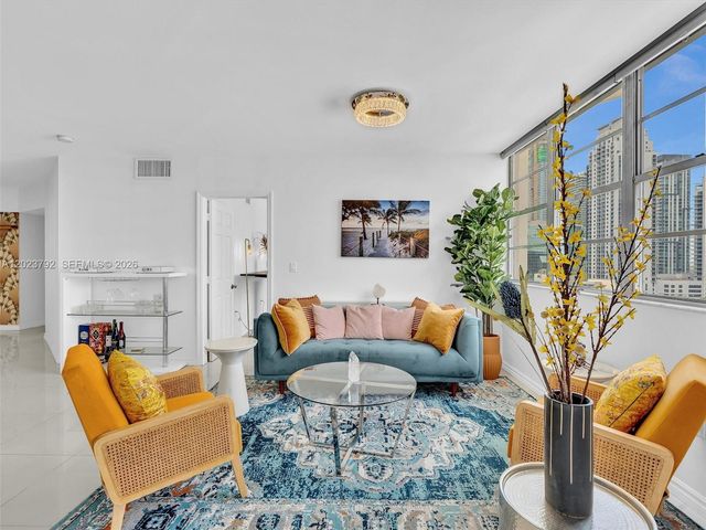 825 Brickell Bay Dr 2048, Miami, FL 33131